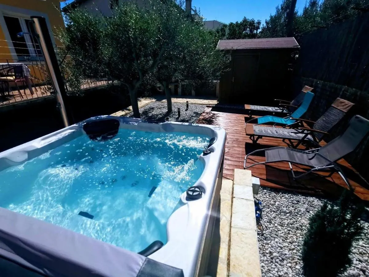 Holiday Home Istra With Jacuzzi contacts
